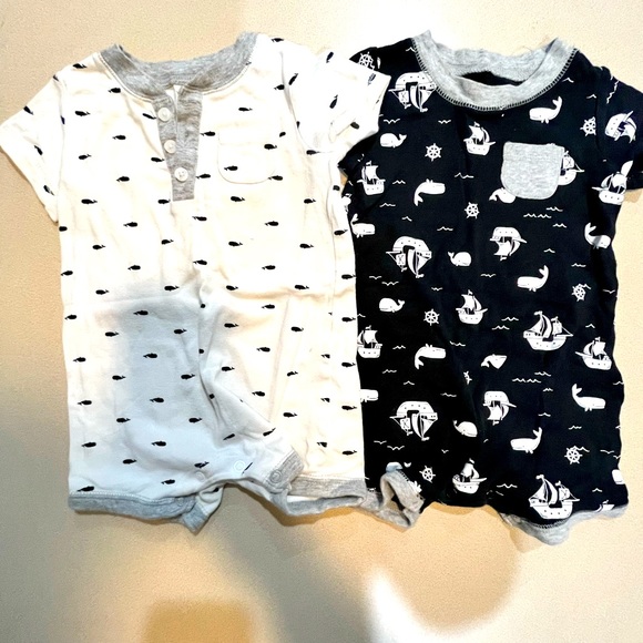 Carters Boys 12 months bodysuits (7 pieces) EUC - Picture 2 of 4